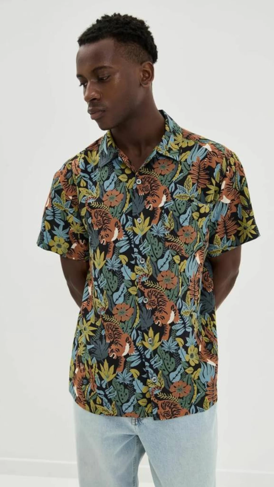 APC Men's Roy Printed Casual Shirt - Stylish Short Sleeve Button-Up Top